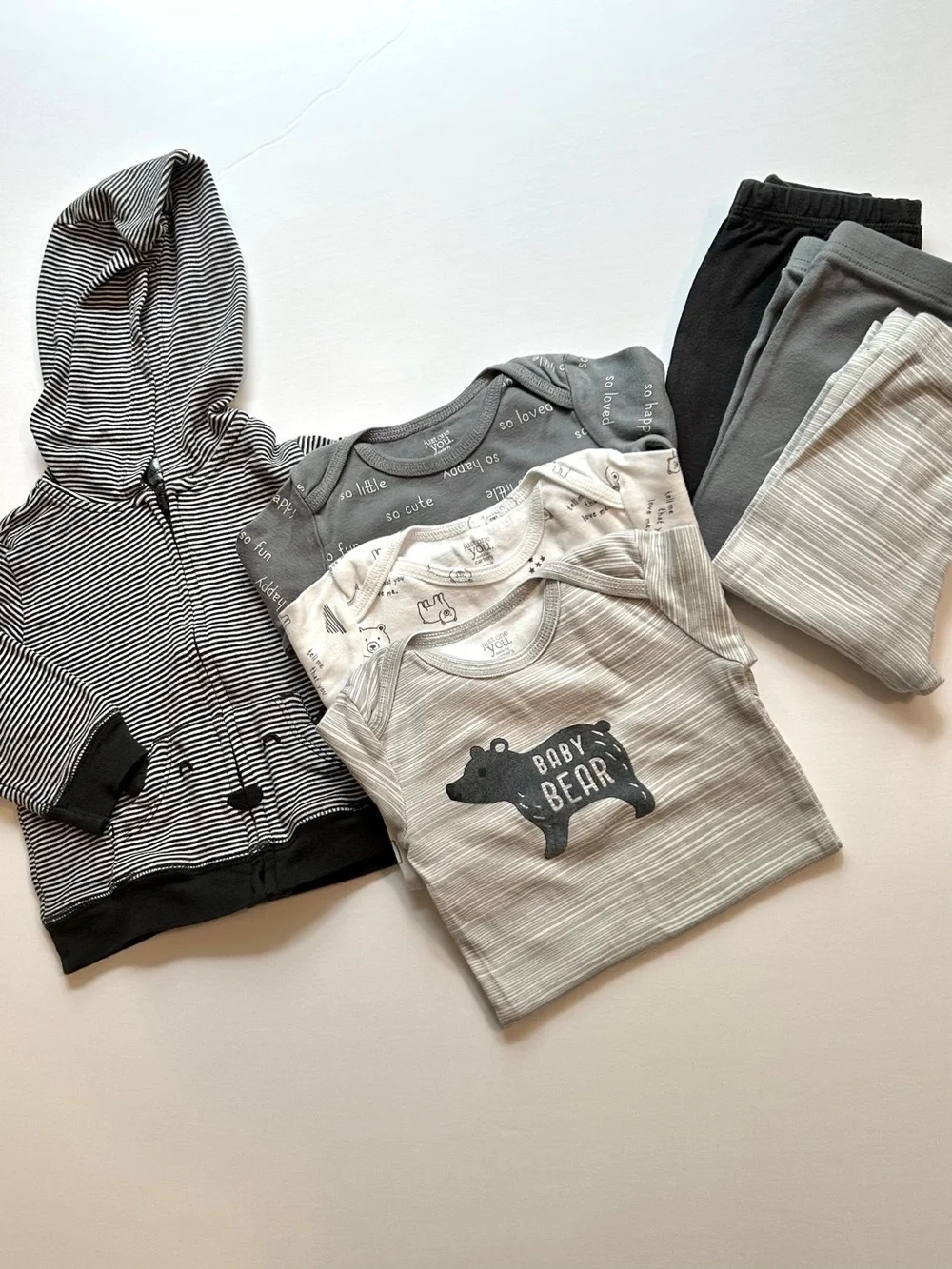 Carters 7 Piece 12M Neutral Coordinating Clothing Bundle Baby Bear Animal Theme